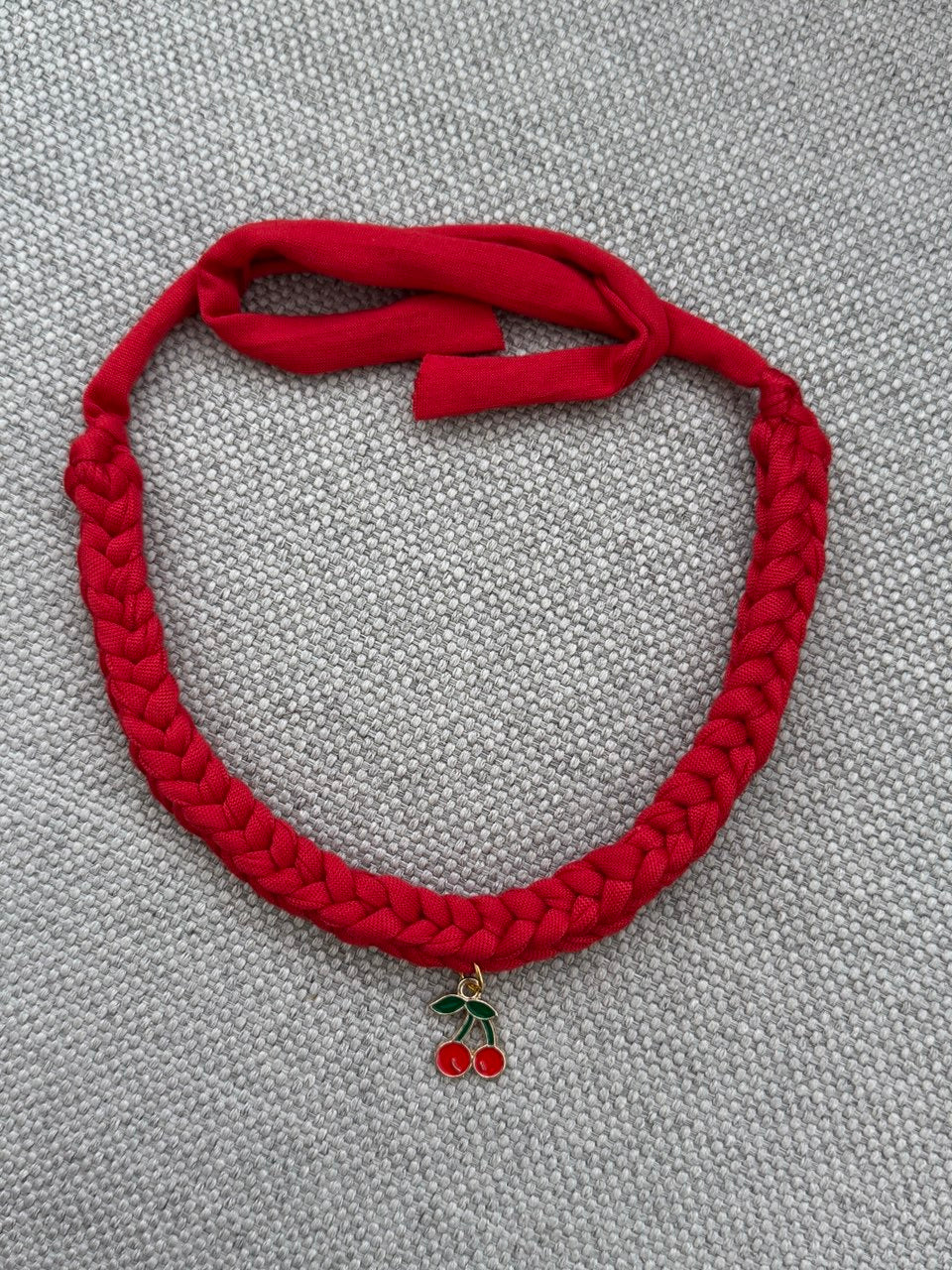 Choker rosso
