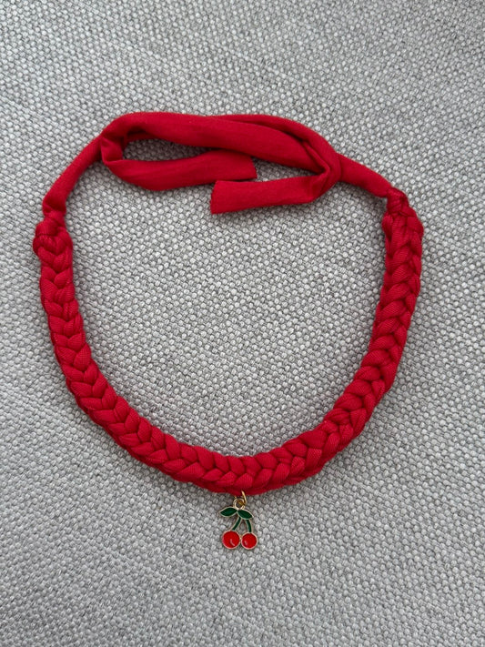 Choker rosso