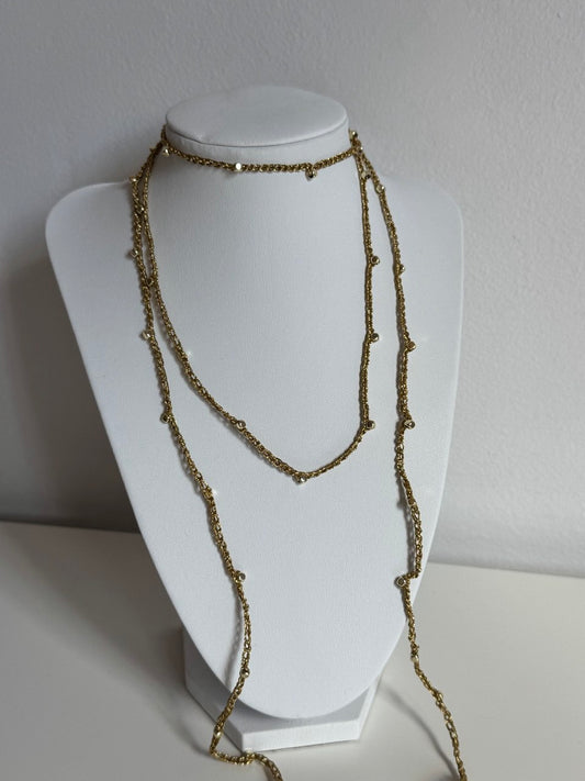 Collana con filo dorato e perline dorate