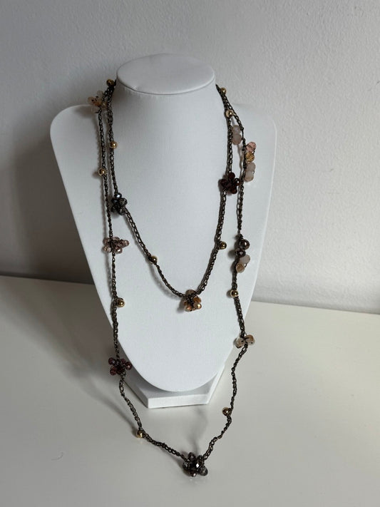 Collana con filo antracite e grappoli