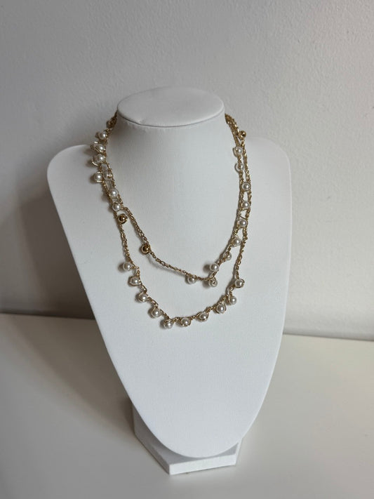 Collana dorata corta con perline